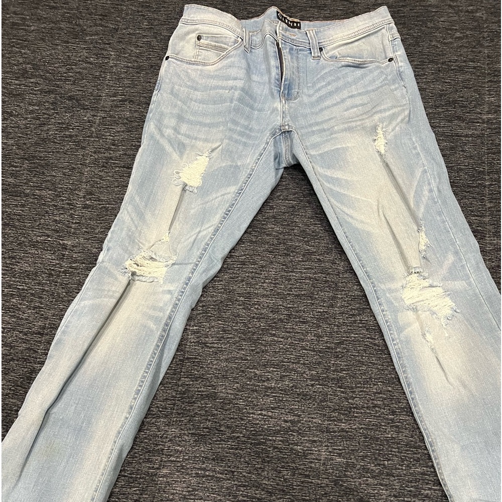 Empyre pre torn jeans 33 x 32 w forgiving elastic fit